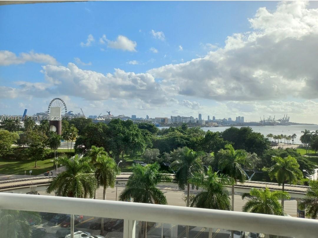 50 Biscayne Blvd # 707, Miami FL 33132 photo 5