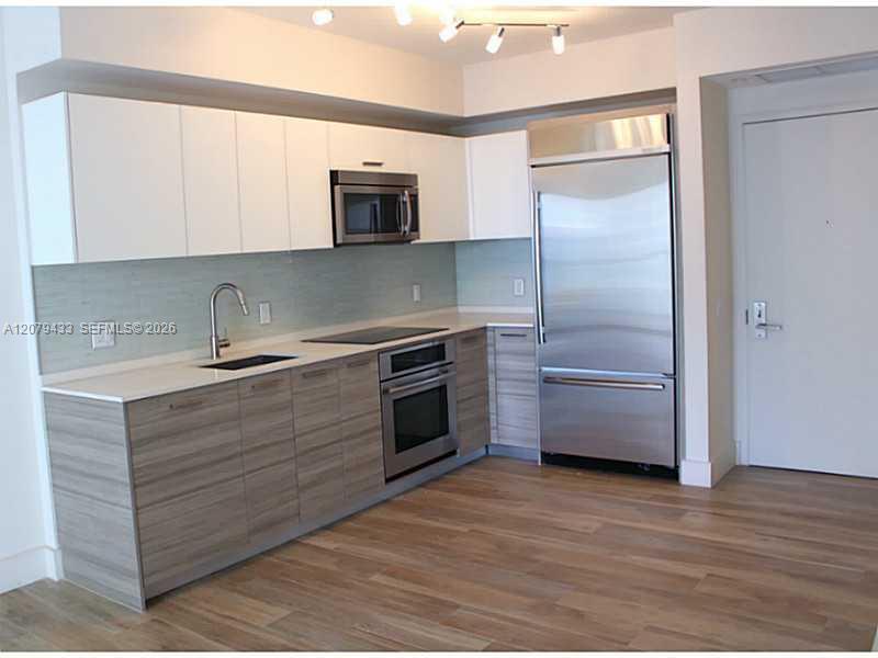 1300 Brickell Bay Dr # 1008, Miami FL 33131 photo 4