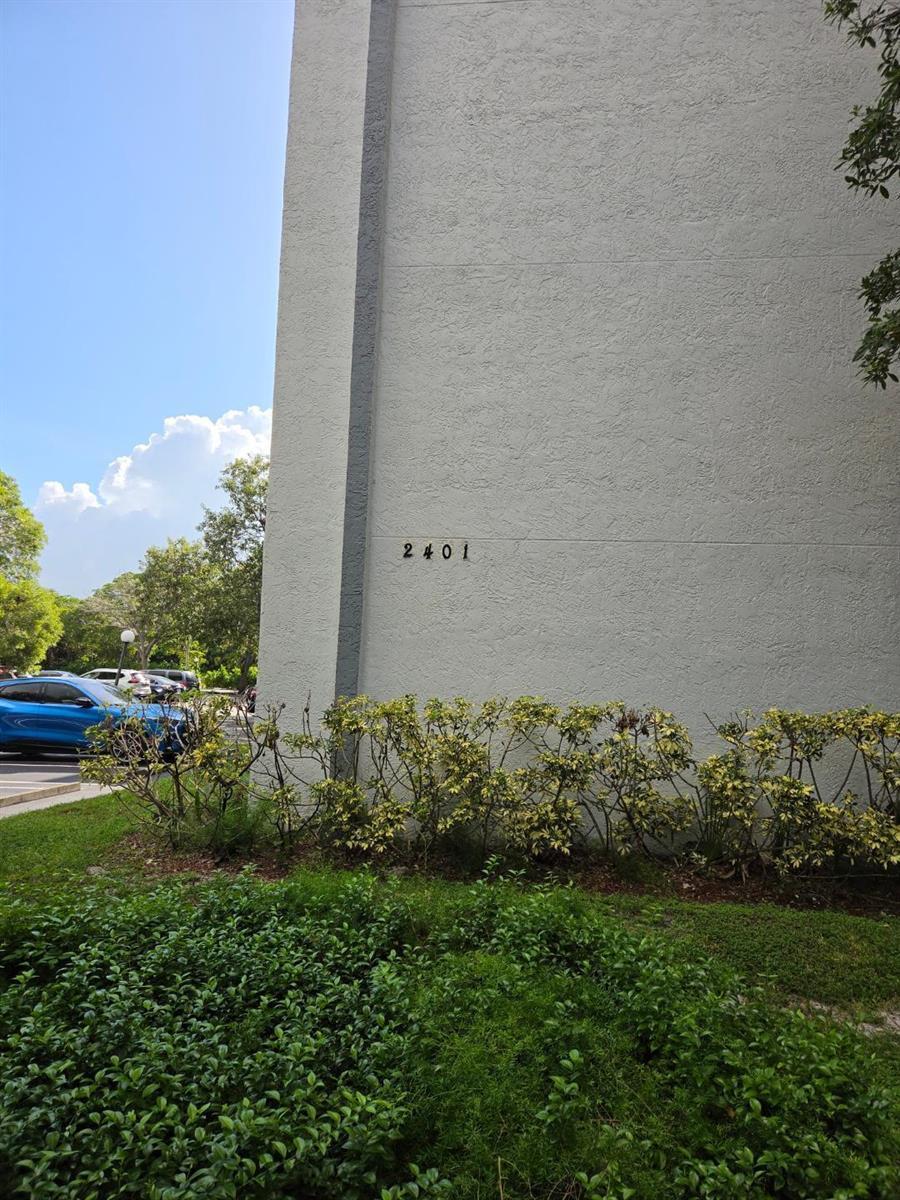 2401 RIVERSIDE Drive # B, Coral Springs FL 33065