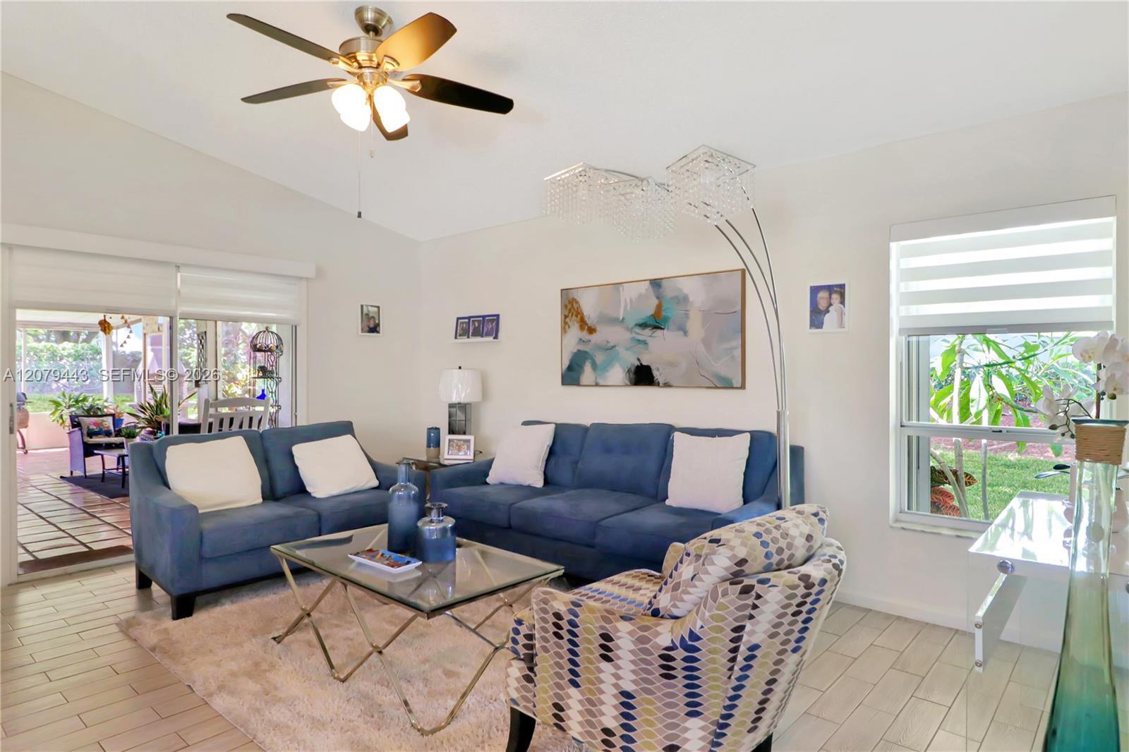 590 SE 19th Dr, Homestead FL 33033 photo 3