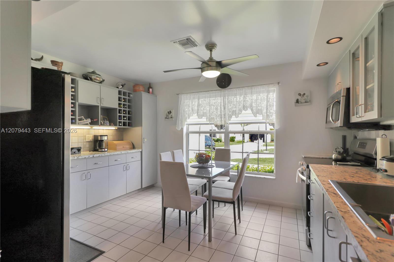 590 SE 19th Dr, Homestead FL 33033 photo 5