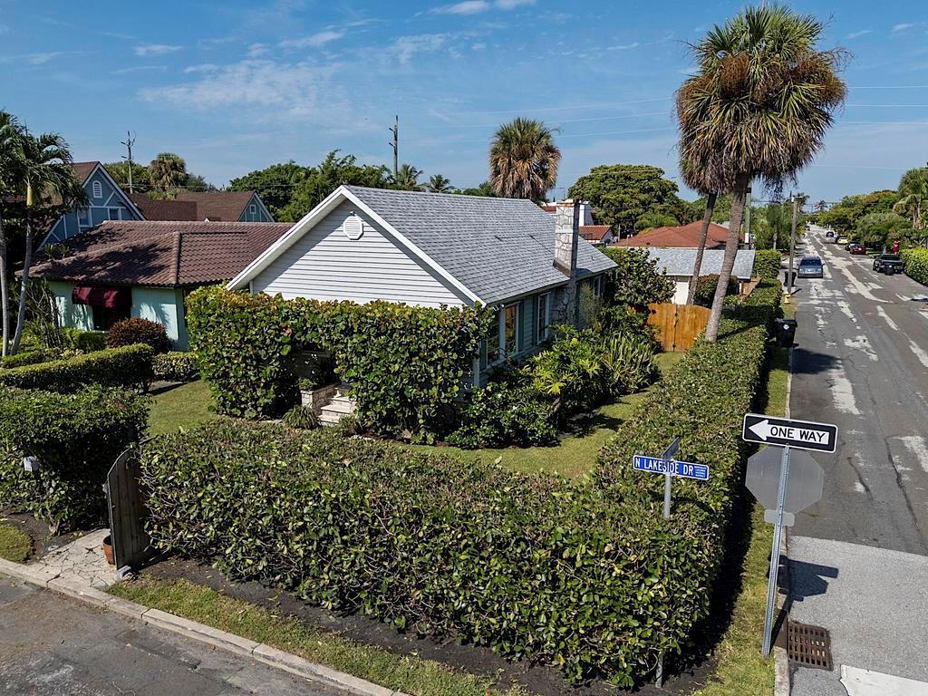 629 N Lakeside Drive, FL 33460