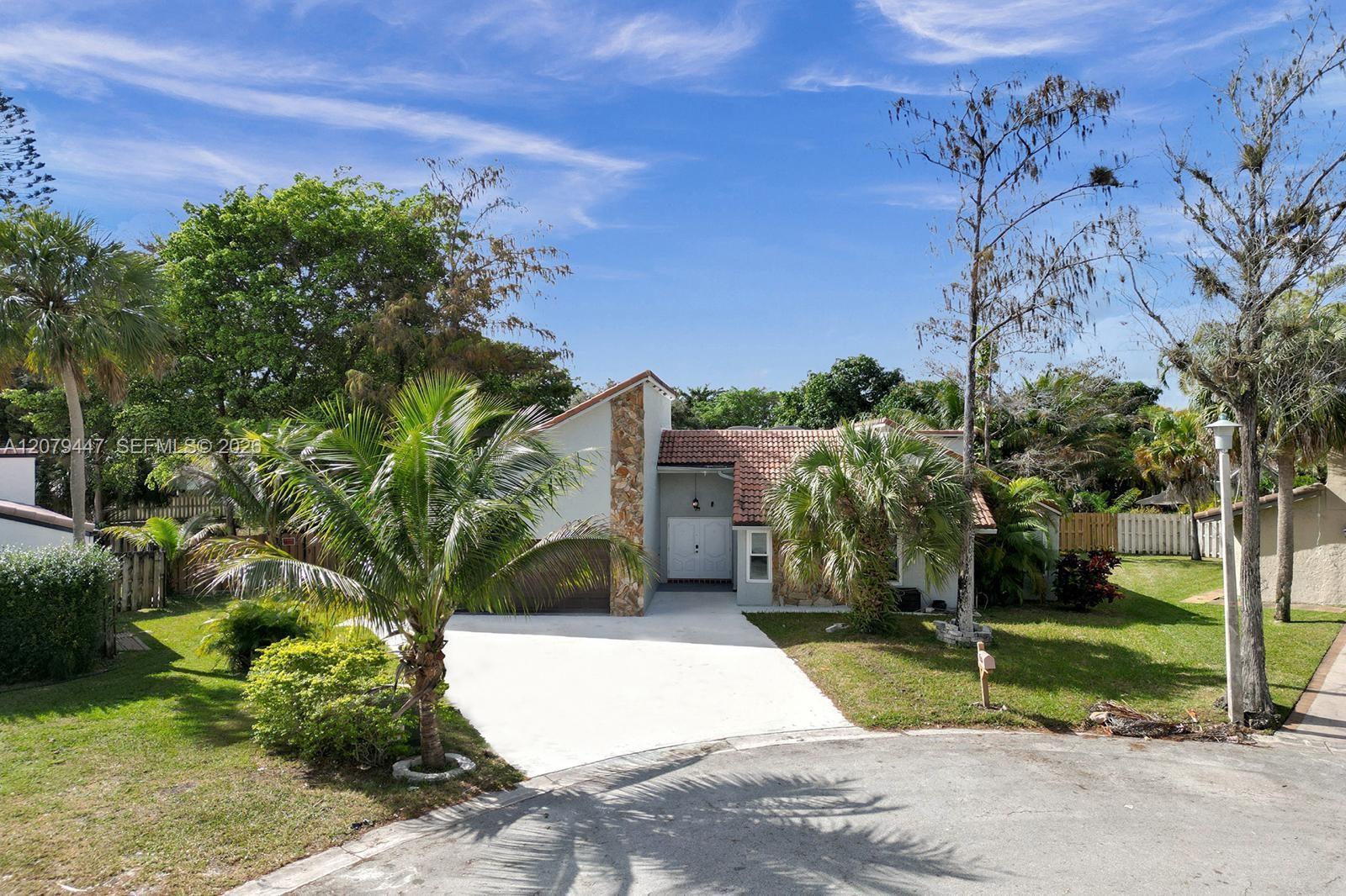8350 NW 15th Ct, Coral Springs FL 33071 photo 2