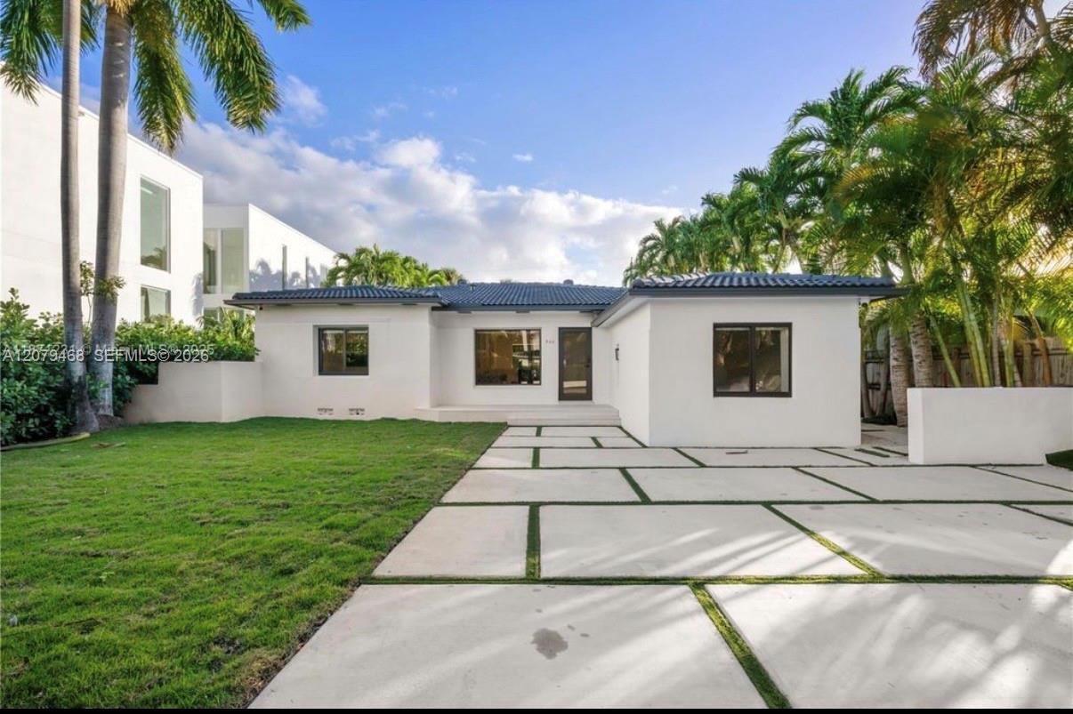 900 W 47th Ct, Miami Beach FL 33140 photo 2