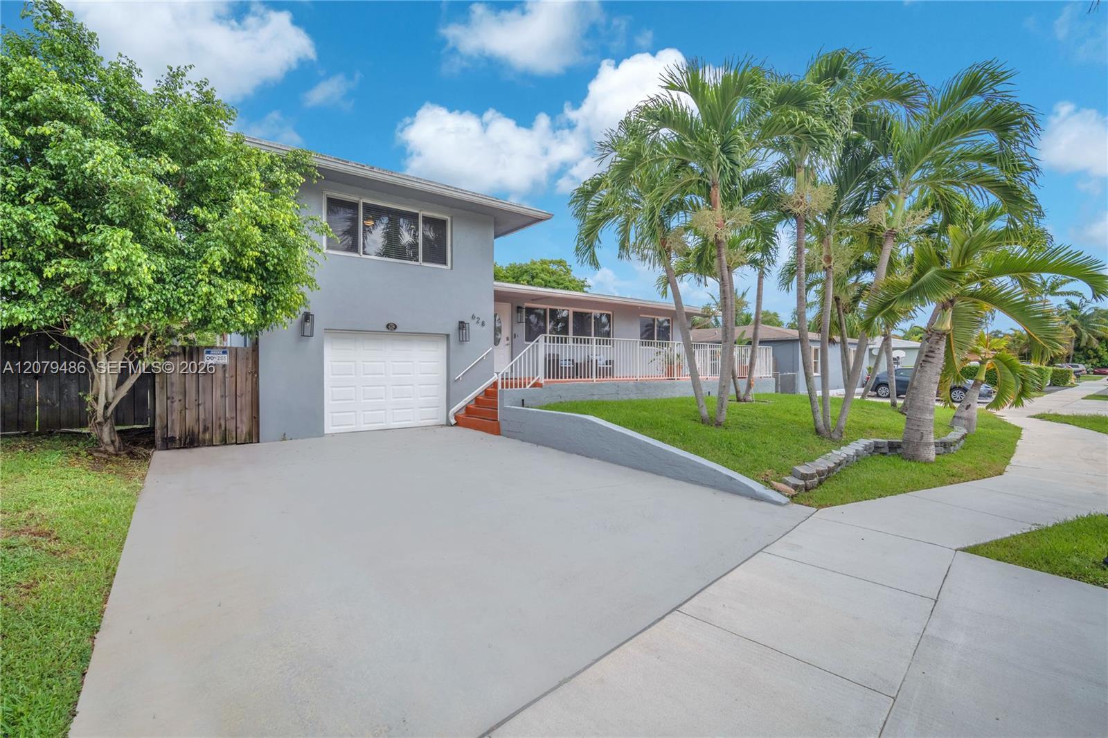 628 SW 4th St, Hallandale Beach FL 33009