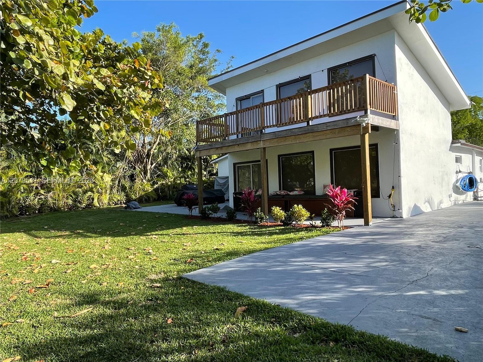 4311 SW 31st Dr, West Park FL 33023 photo 2