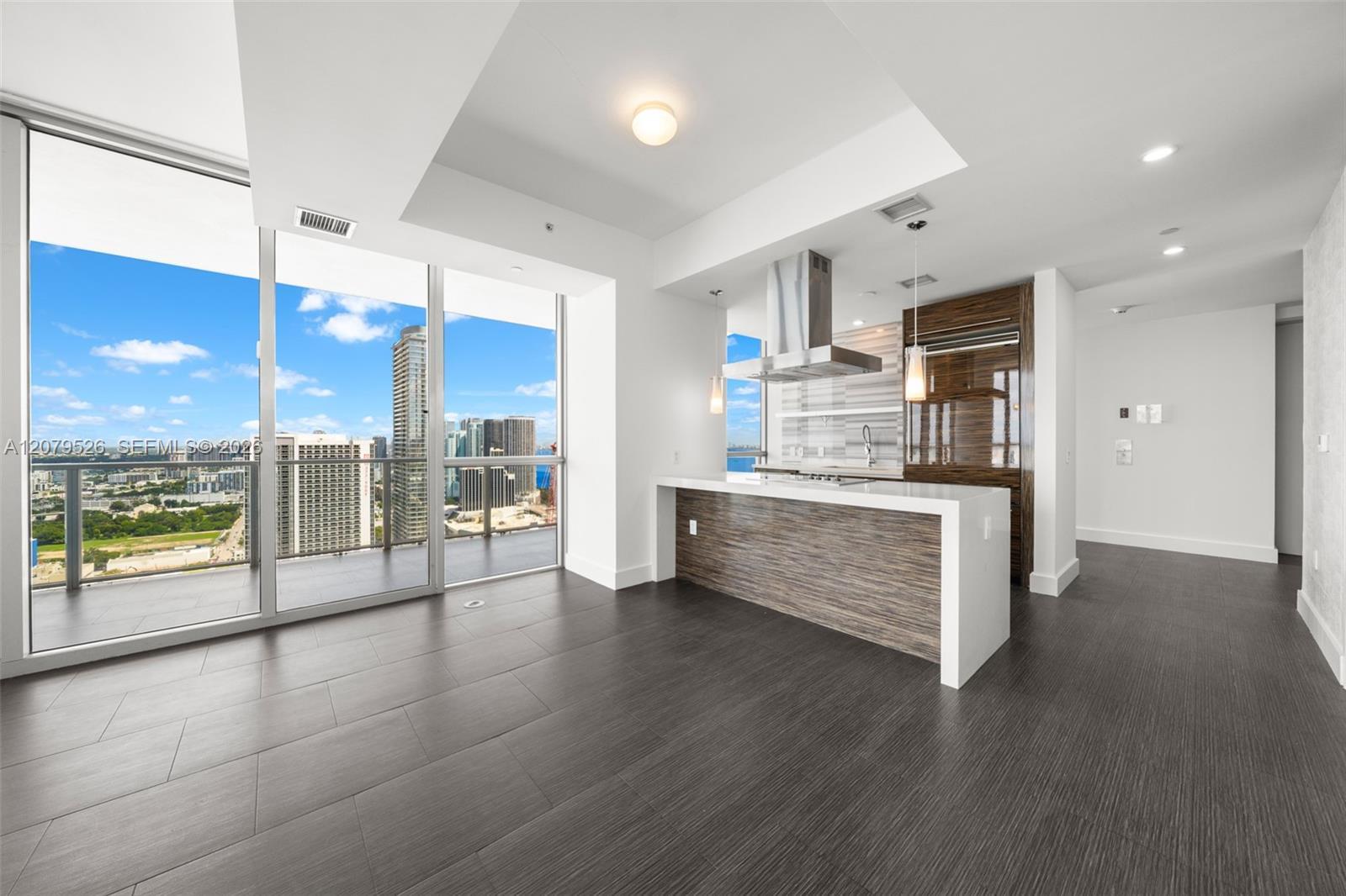 1100 Biscayne Blvd # 3805, Miami FL 33132 photo 2