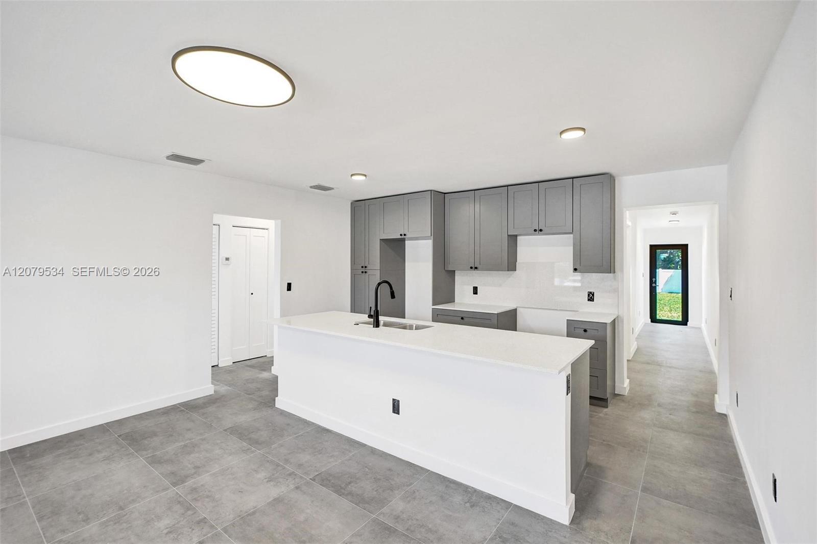 2255 NE 173rd St, North Miami Beach FL 33160 photo 3