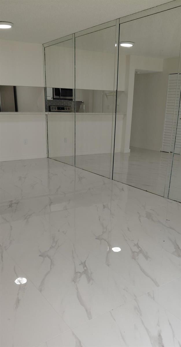 18276 MEDITERRANEAN Boulevard # 6, Hialeah FL 33015 photo 2