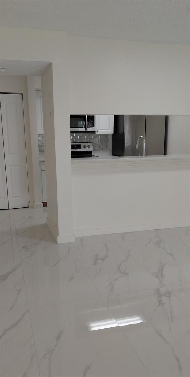 18276 MEDITERRANEAN Boulevard # 6, Hialeah FL 33015 photo 3
