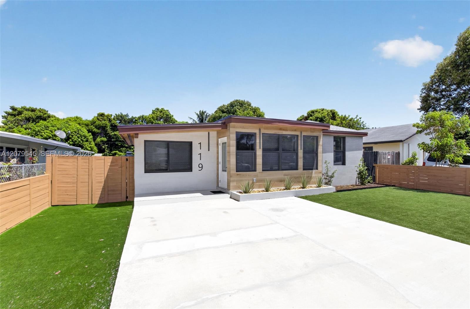 119 SW 4th Ave, Delray Beach FL 33444 photo 2