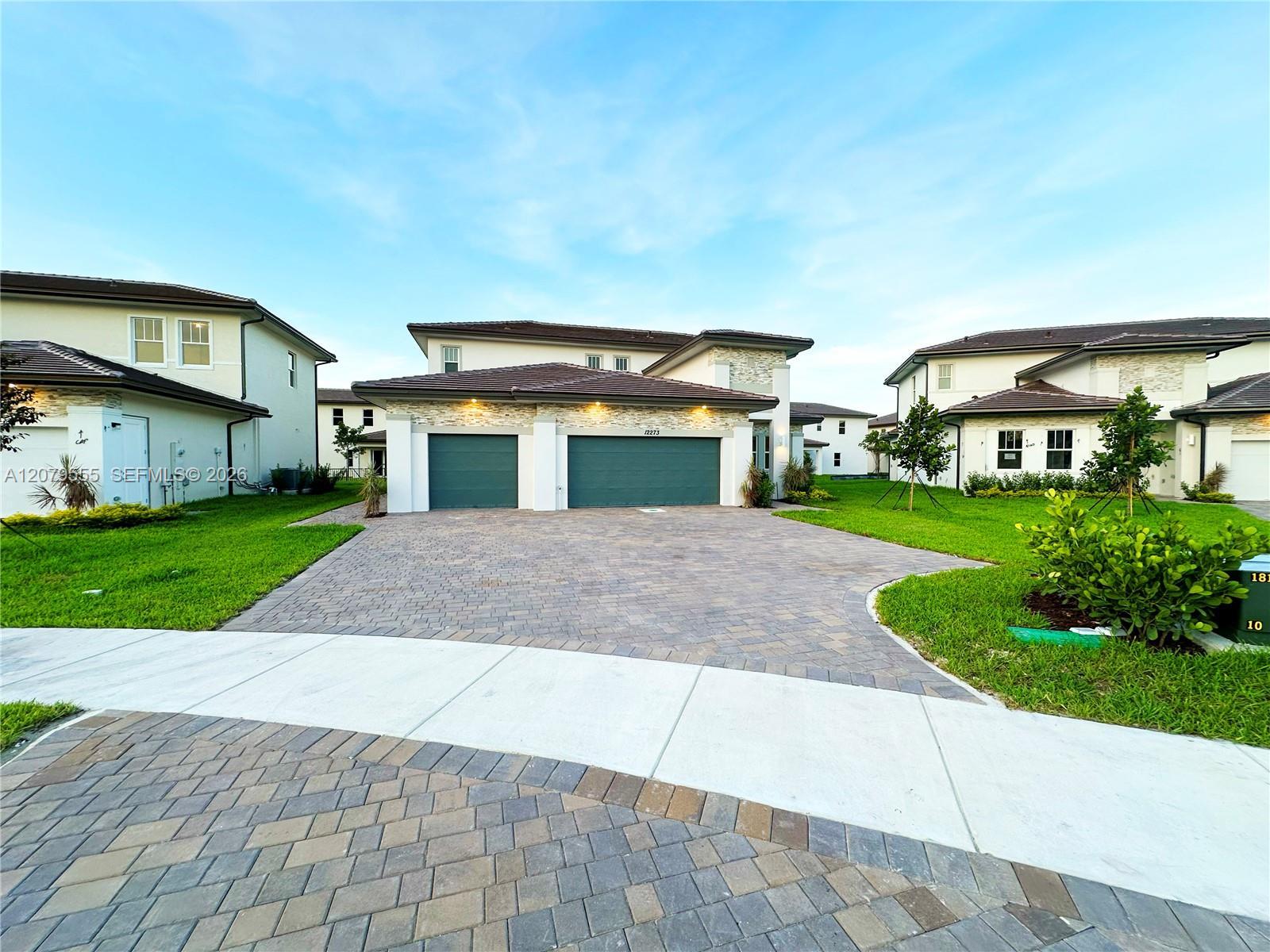 12273 SW 44th St, Davie FL 33330 photo 2