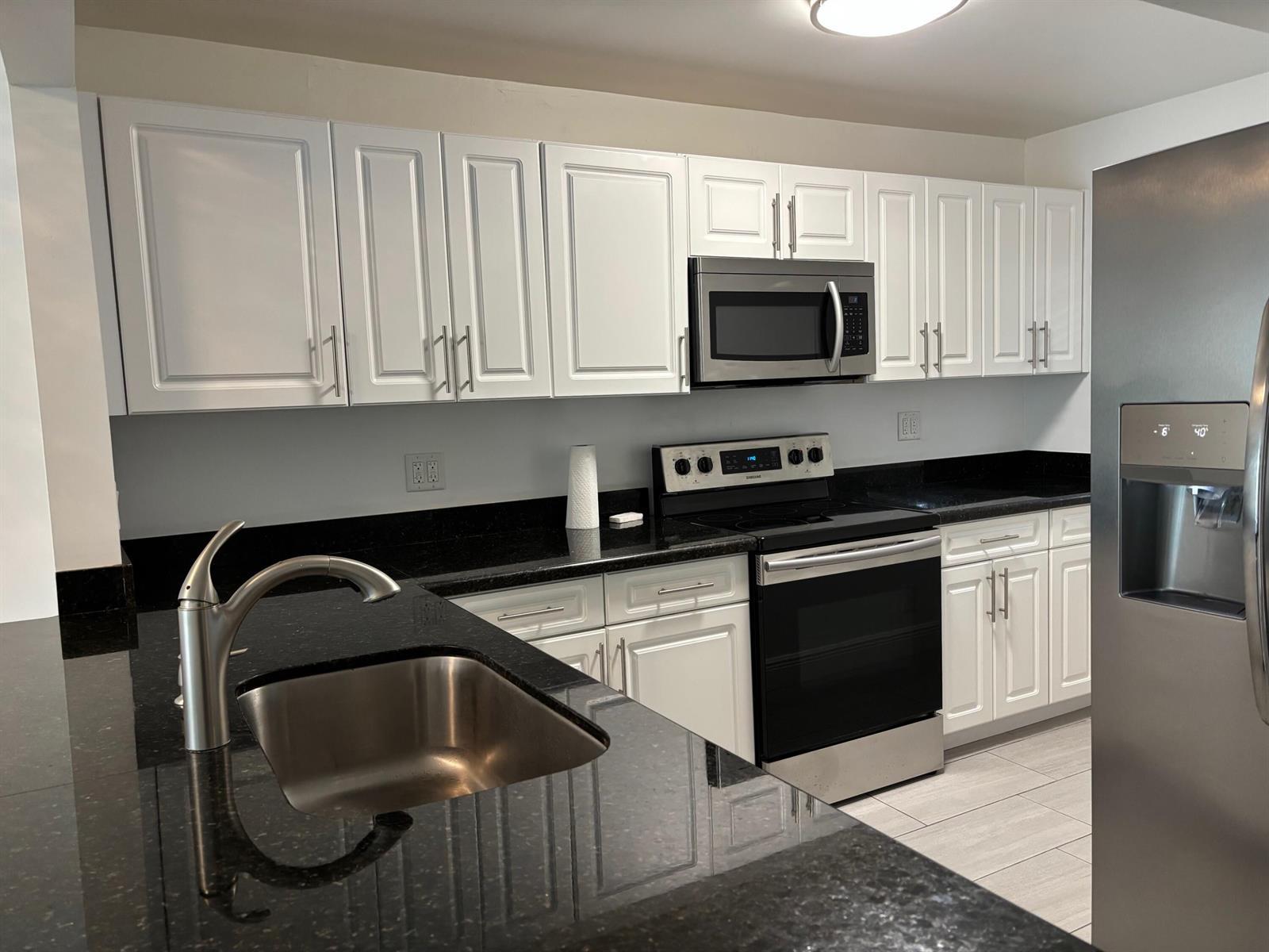 9325 Lagoon Place, Davie FL 33324 photo 2