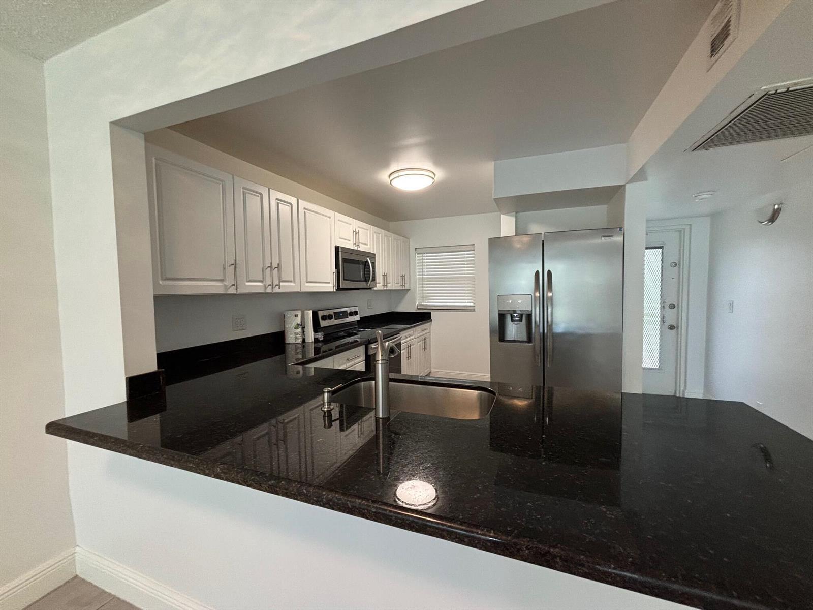 9325 Lagoon Place, Davie FL 33324 photo 3