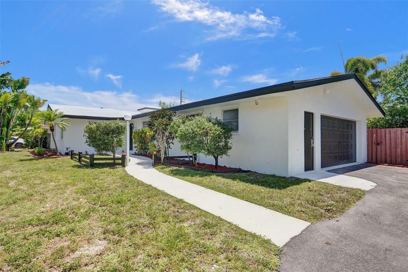 4017 NE 18th Avenue, Oakland Park FL 33334 photo 2