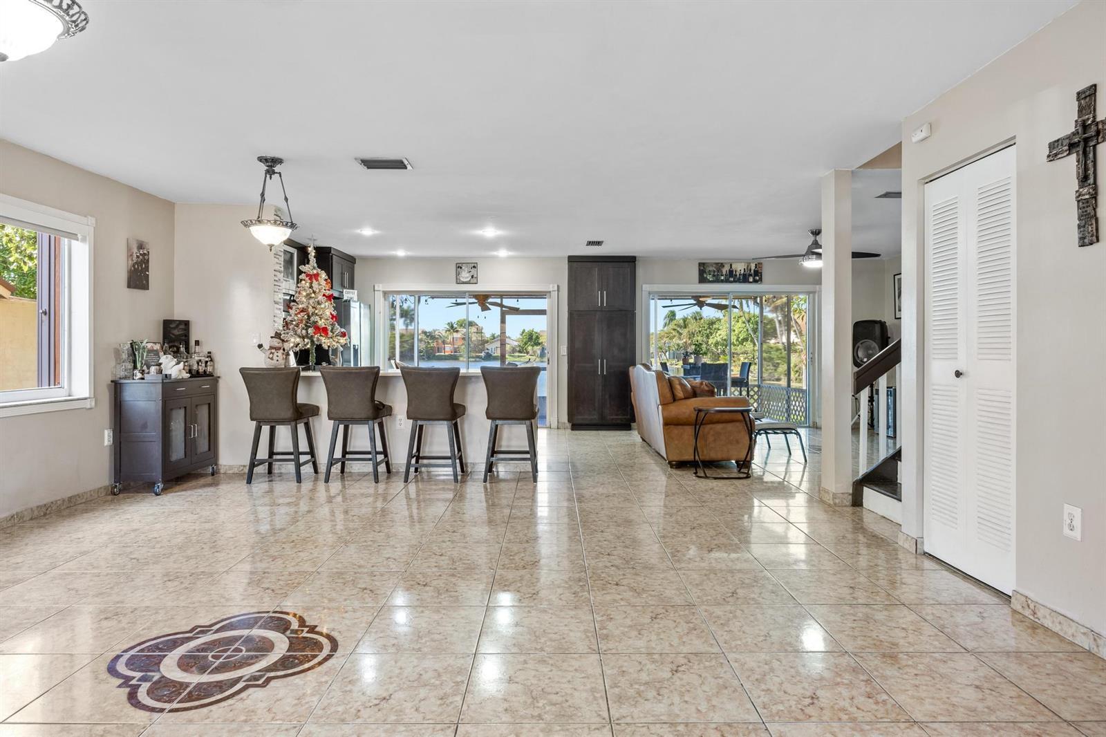 940 SW 96TH Avenue, Pembroke Pines FL 33025 photo 5
