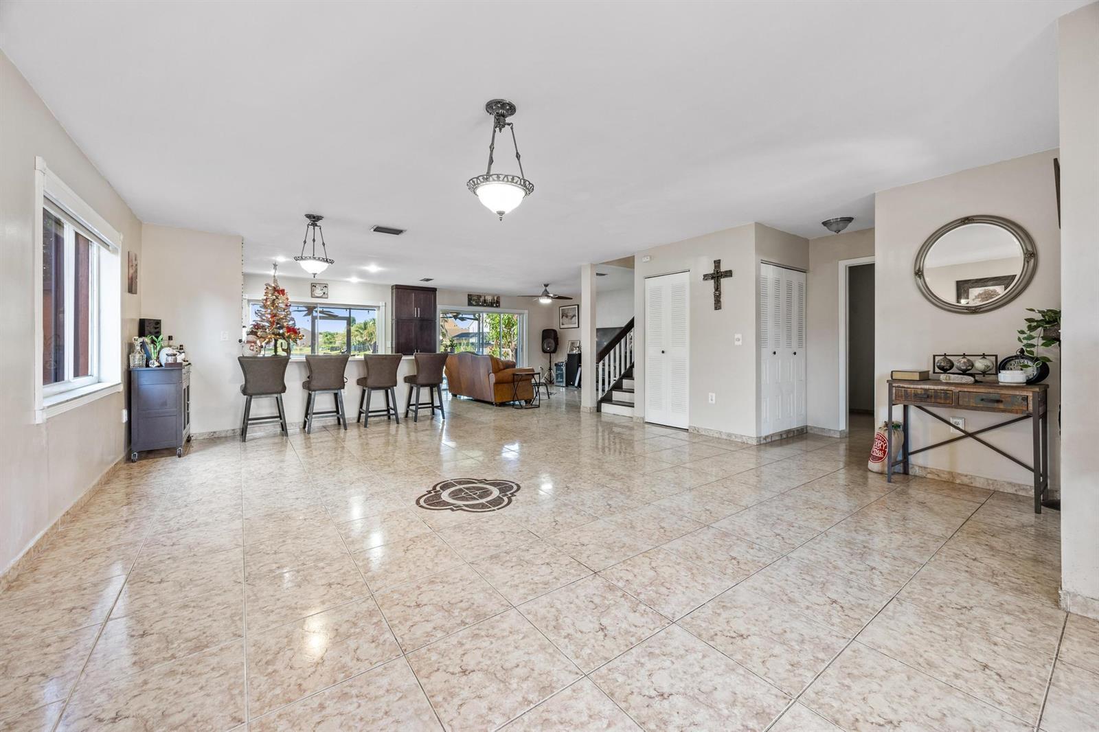 940 SW 96TH Avenue, Pembroke Pines FL 33025 photo 4