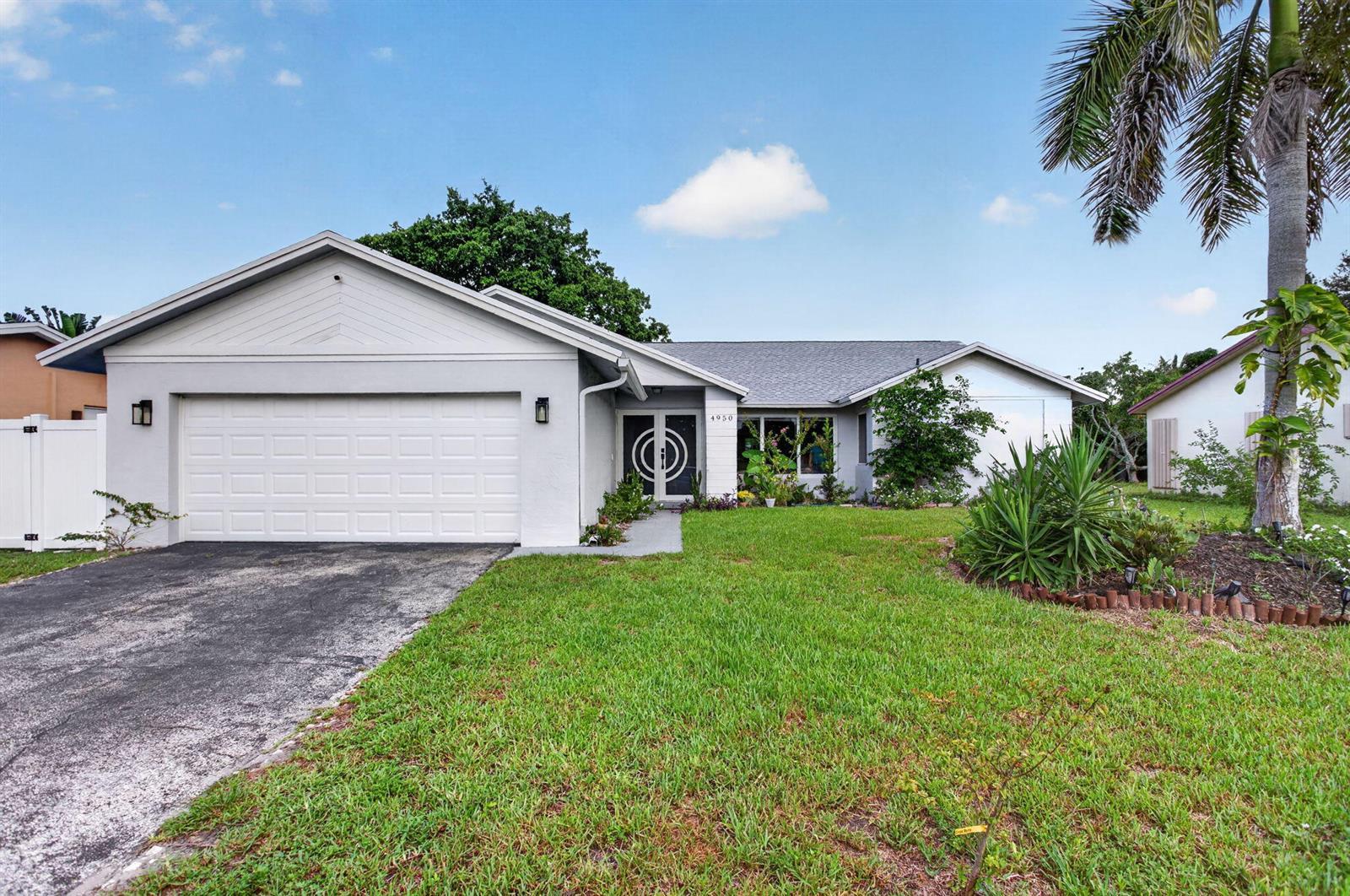 4950 SW 11th Circle, Margate FL 33068 photo 2