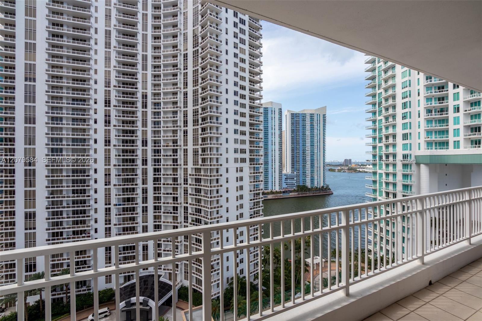 801 Brickell Key Blvd # 2110, Miami FL 33131