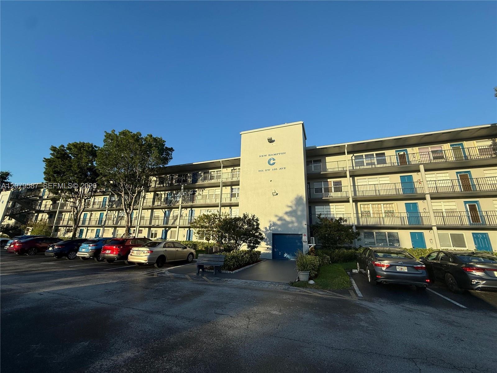 301 SW 135th Ave # 402C, Pembroke Pines FL 33027