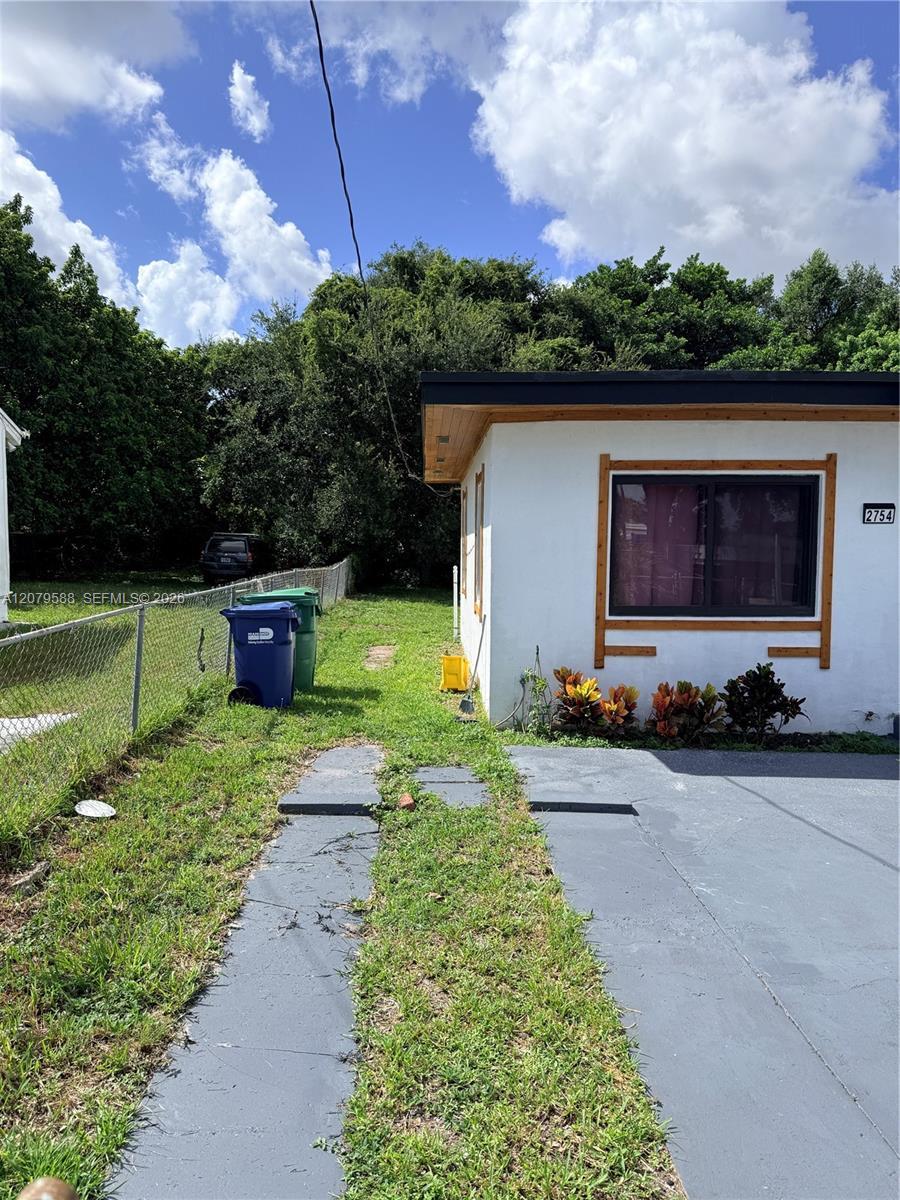2754 NW 60th St, Miami FL 33142 photo 3