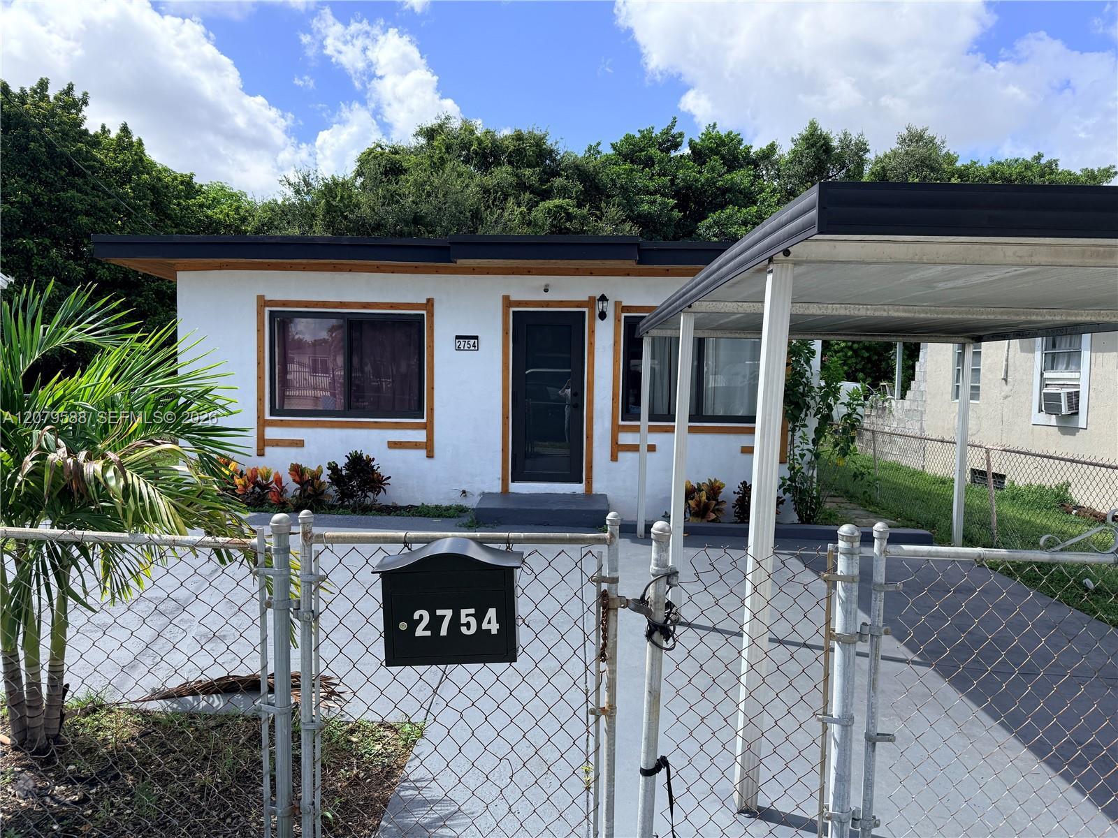 2754 NW 60th St, Miami FL 33142