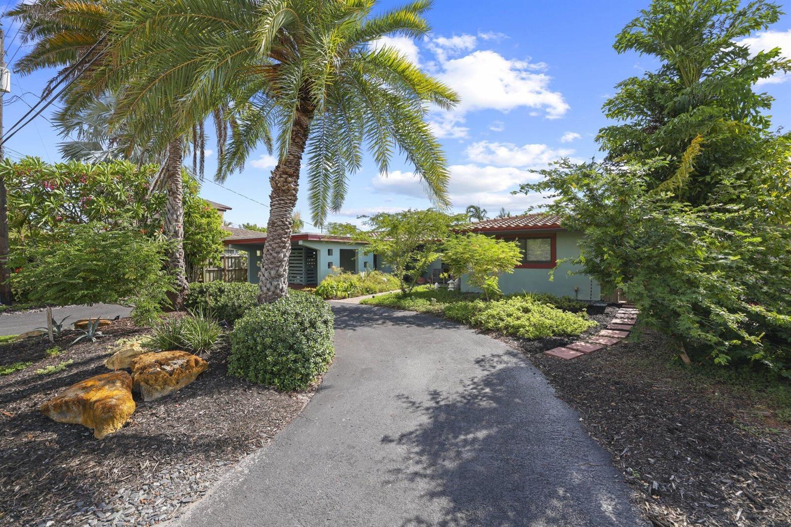 2332 NE 17th Terrace, Wilton Manors FL 33305