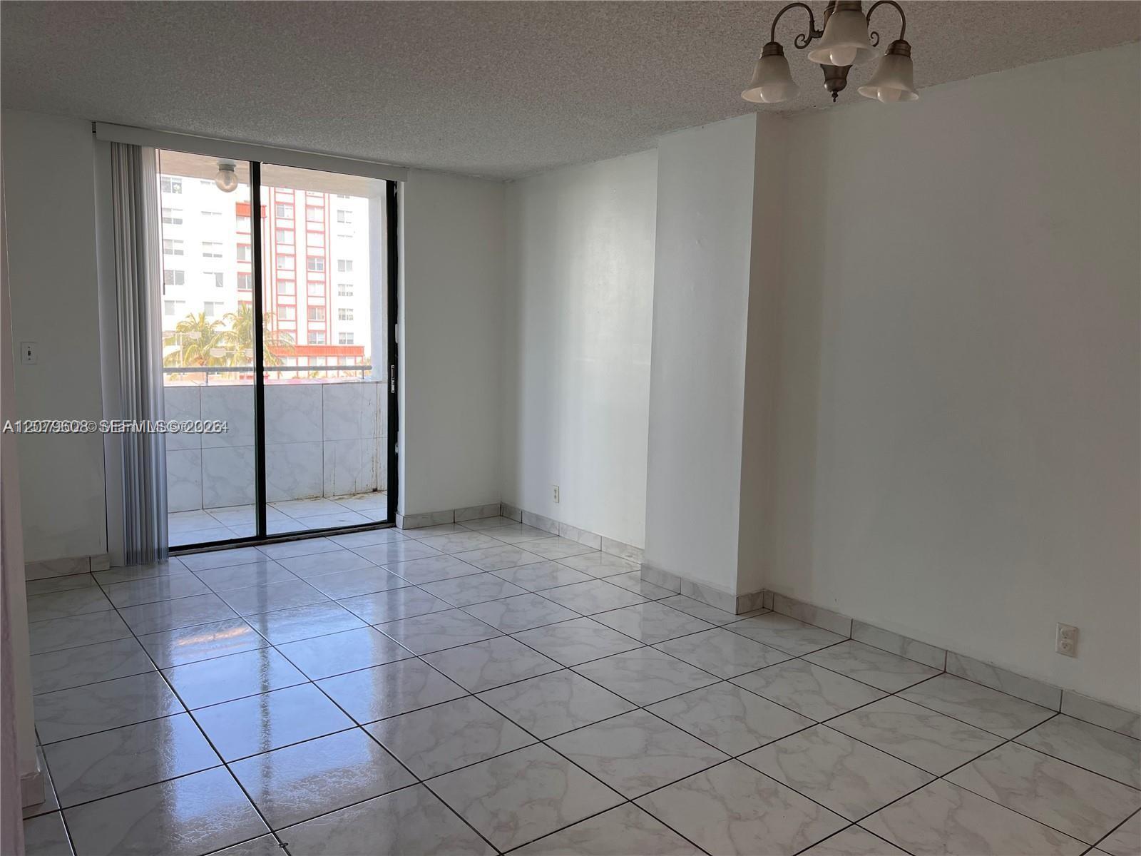 546 SW 1st St # 611, Miami FL 33130 photo 3