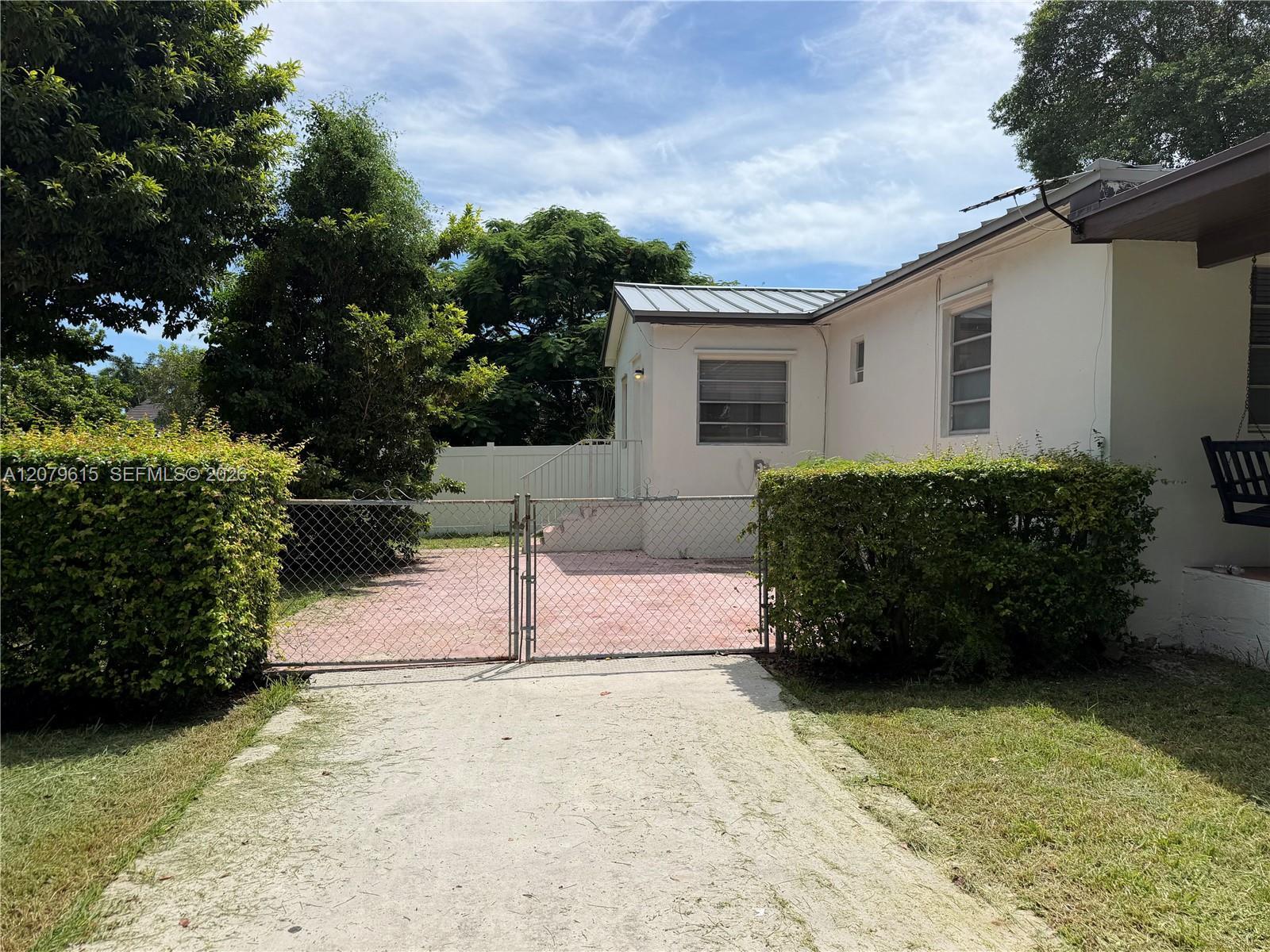 2725 SW 82 Avenue # A, Miami FL 33155