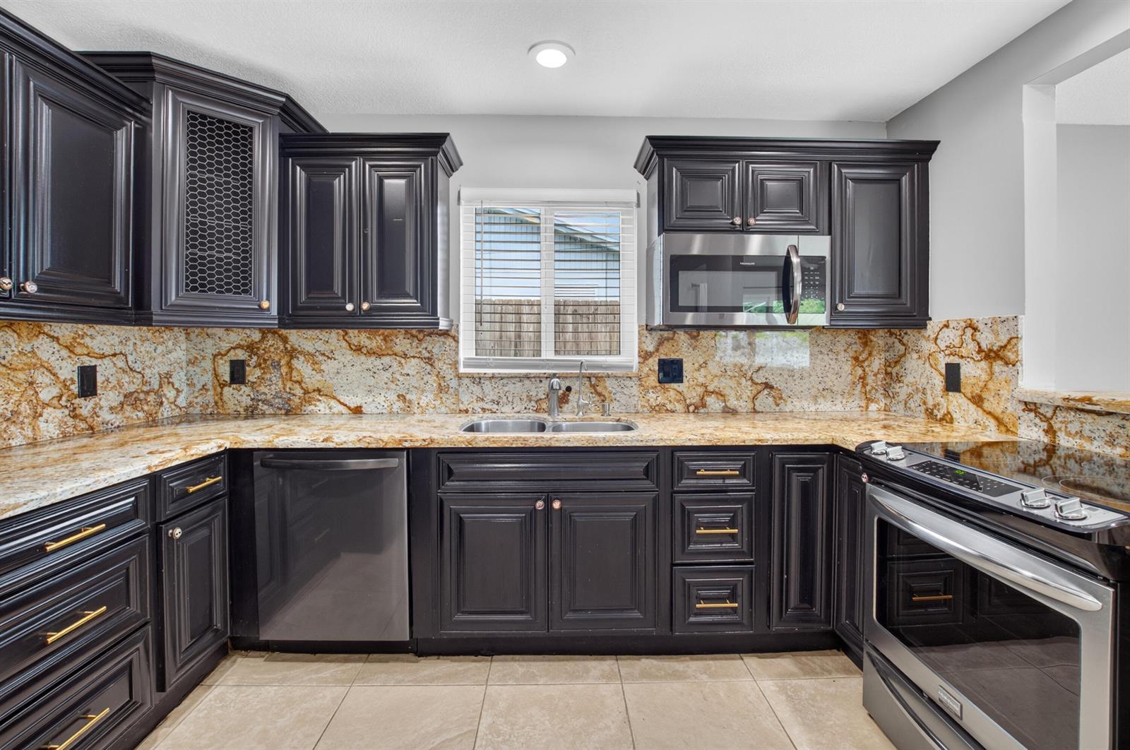 1023 SW 25TH Place, Boynton Beach FL 33426 photo 3