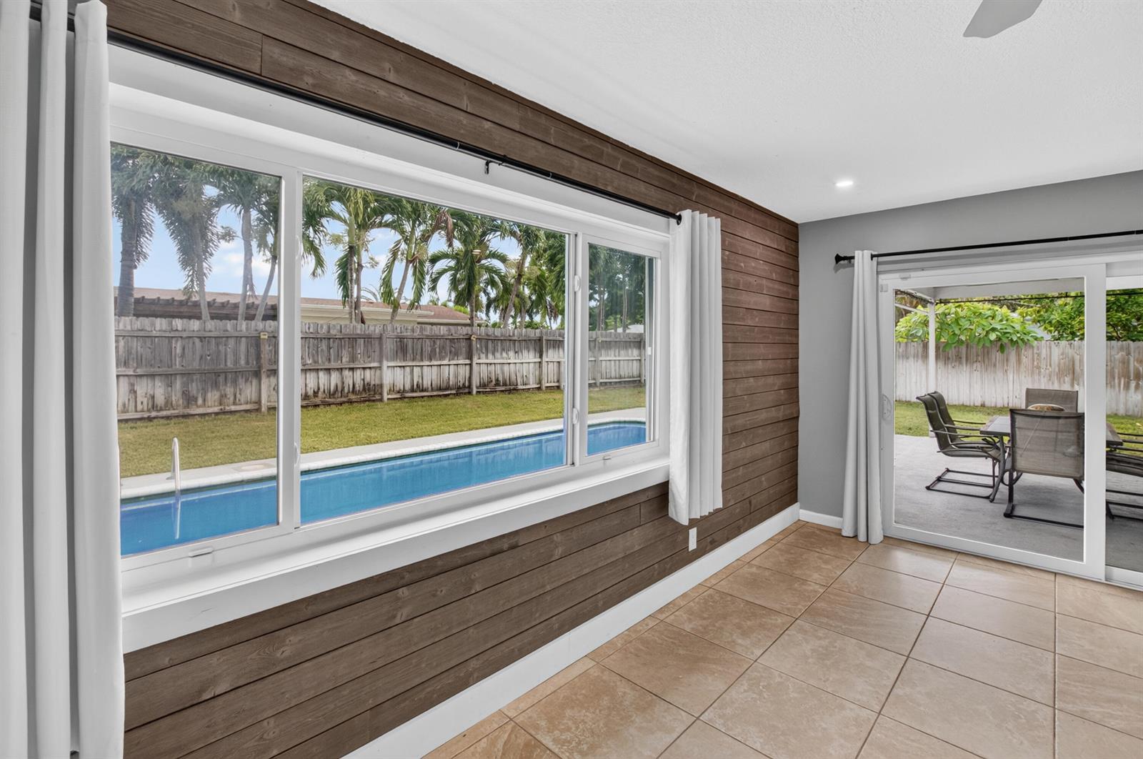 1023 SW 25TH Place, Boynton Beach FL 33426 photo 4