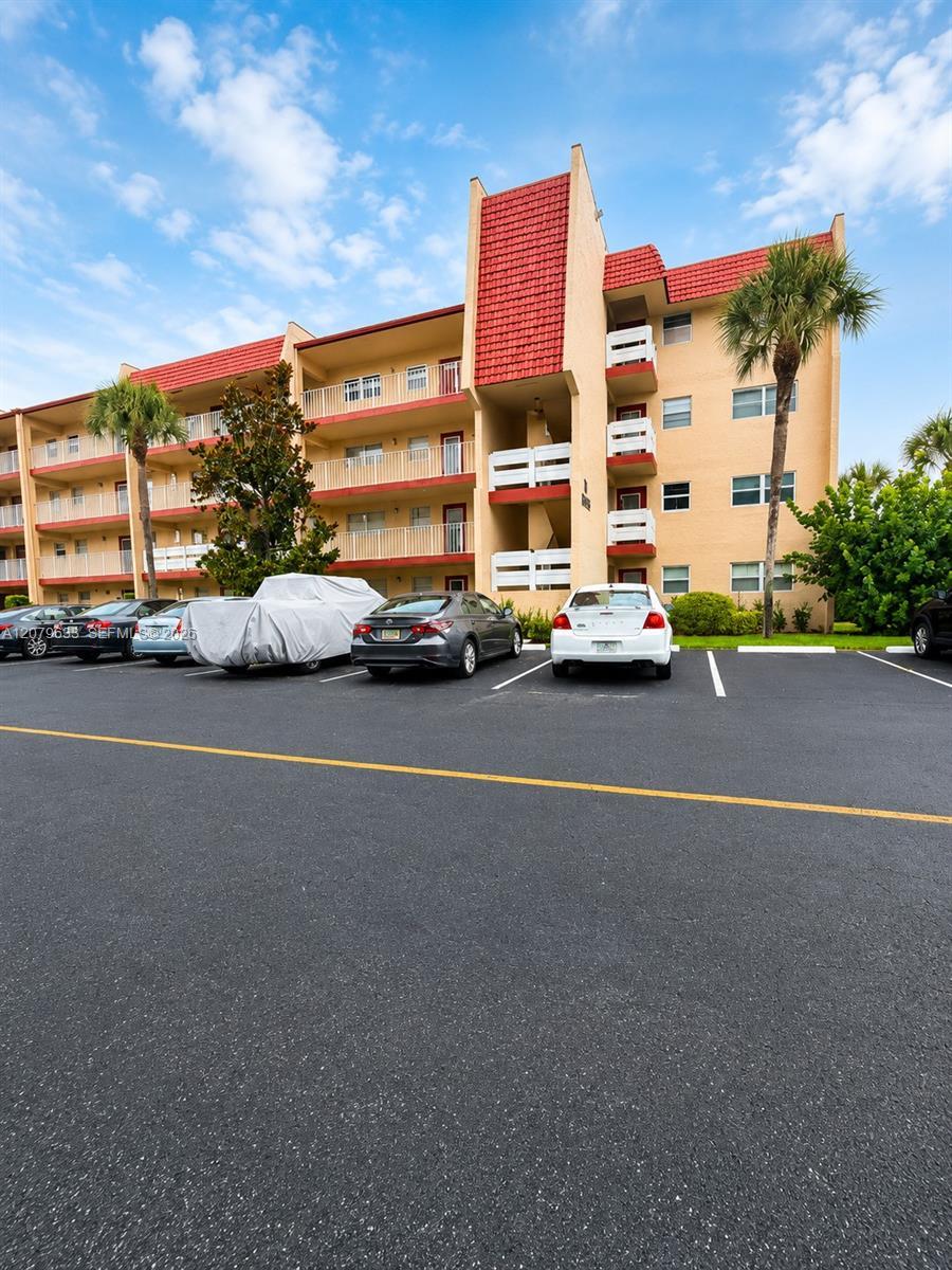 1035 Country Club Dr # 408, Margate FL 33063