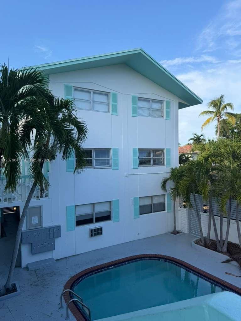 421 NE 68th St # 8, Miami FL 33138