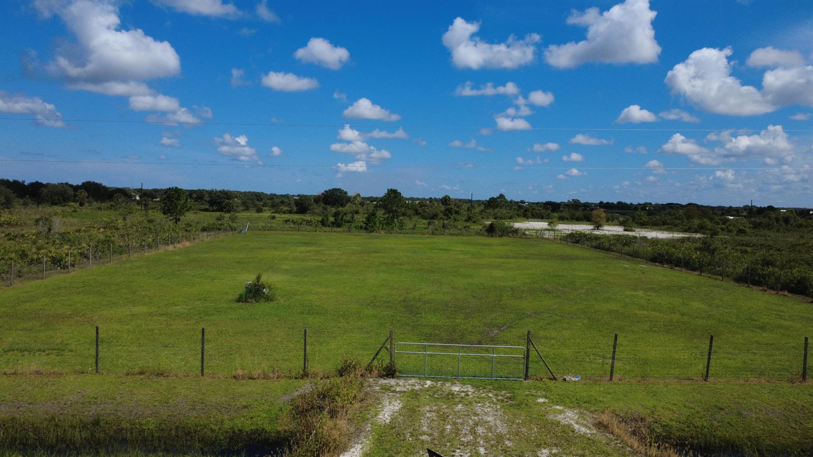 19029 NW 258TH Street, Okeechobee FL 34972 photo 2
