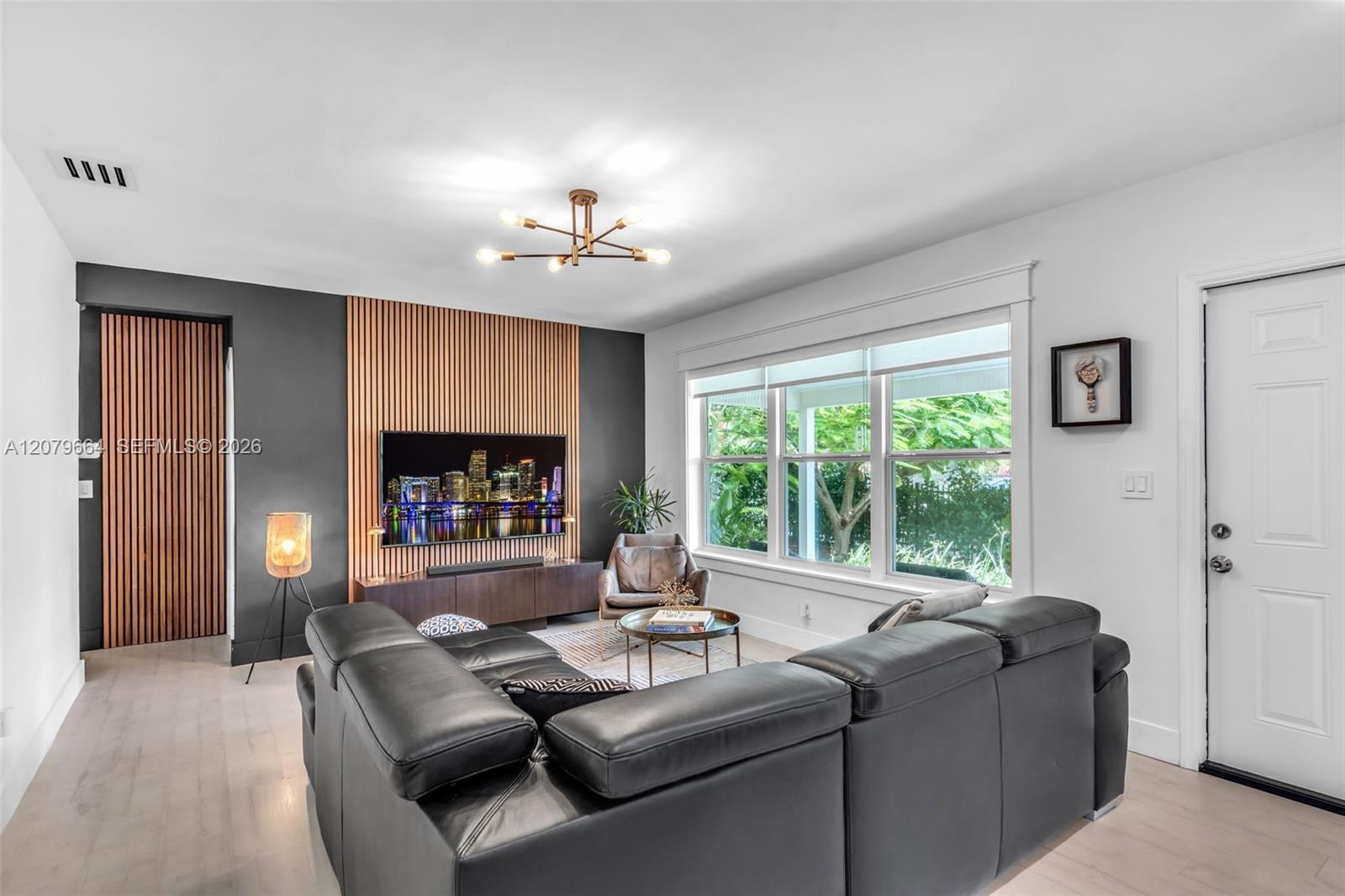 1165 NW 110th St, Miami FL 33168 photo 2