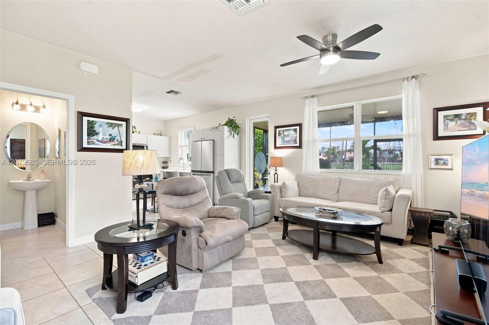 2466 NE 3rd Ct, Homestead FL 33033 photo 4