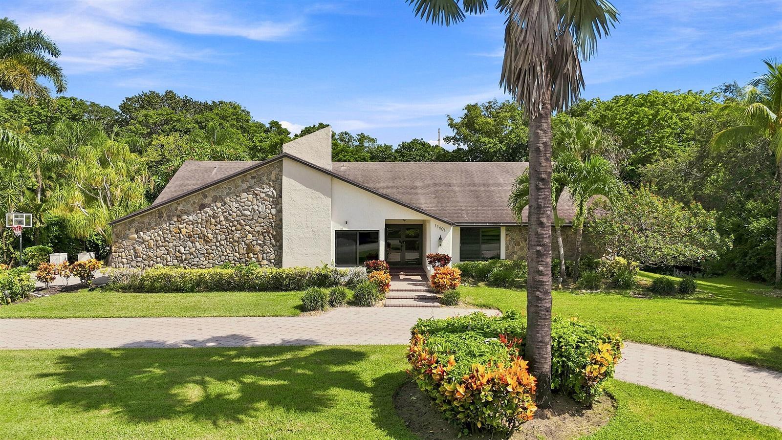 11601 SW 21st Court, Davie FL 33325 photo 2