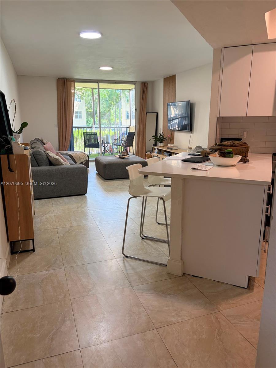 8225 Lake Dr # 205, Doral FL 33166