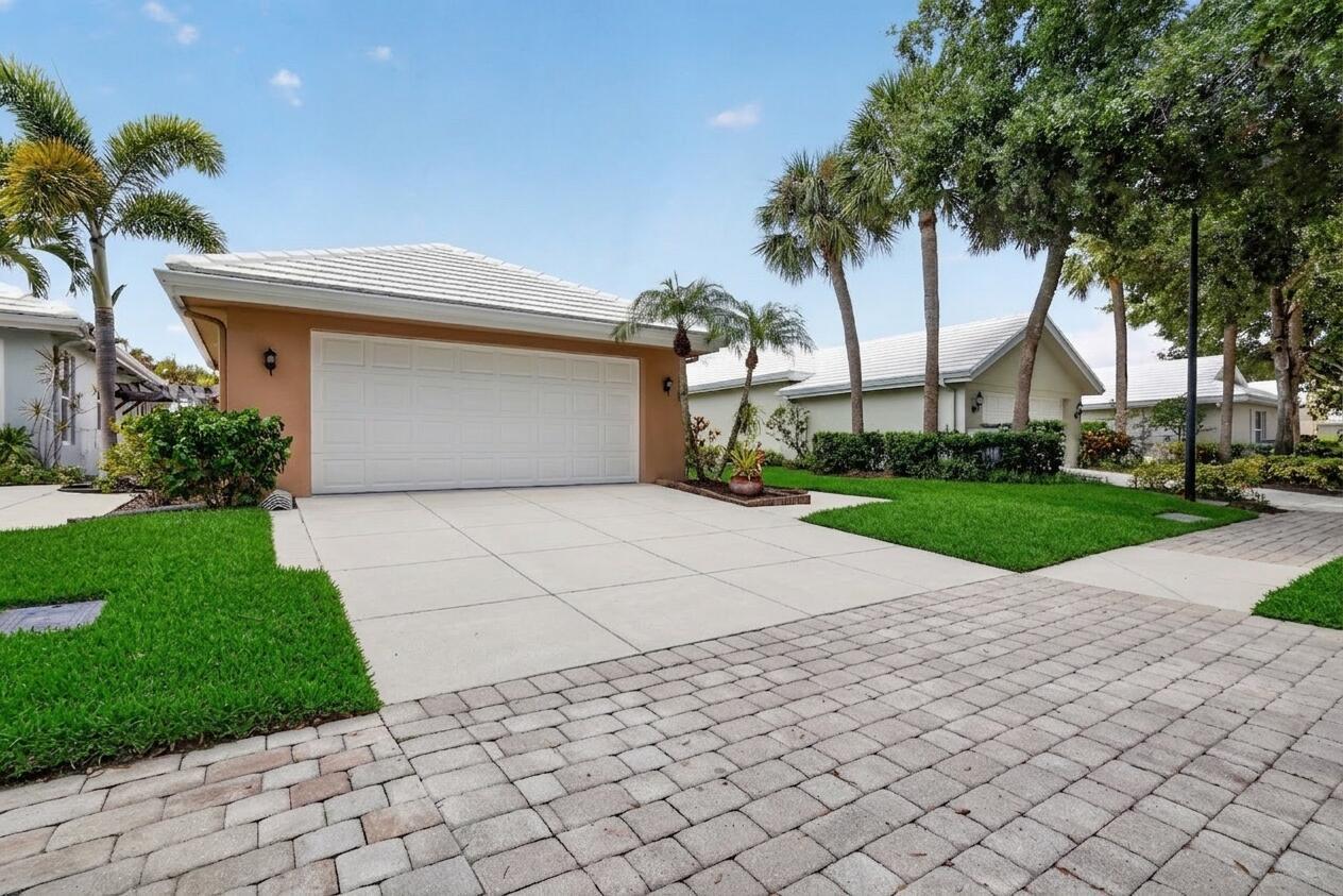 1115 Gator Trail, West Palm Beach FL 33409 photo 2