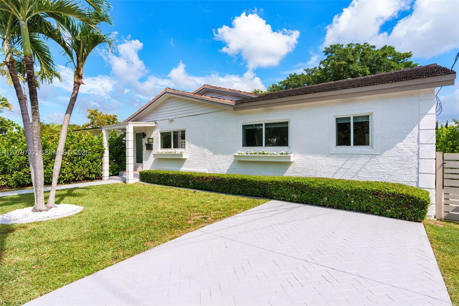 2521 SW 25th Ter, Miami FL 33133 photo 3