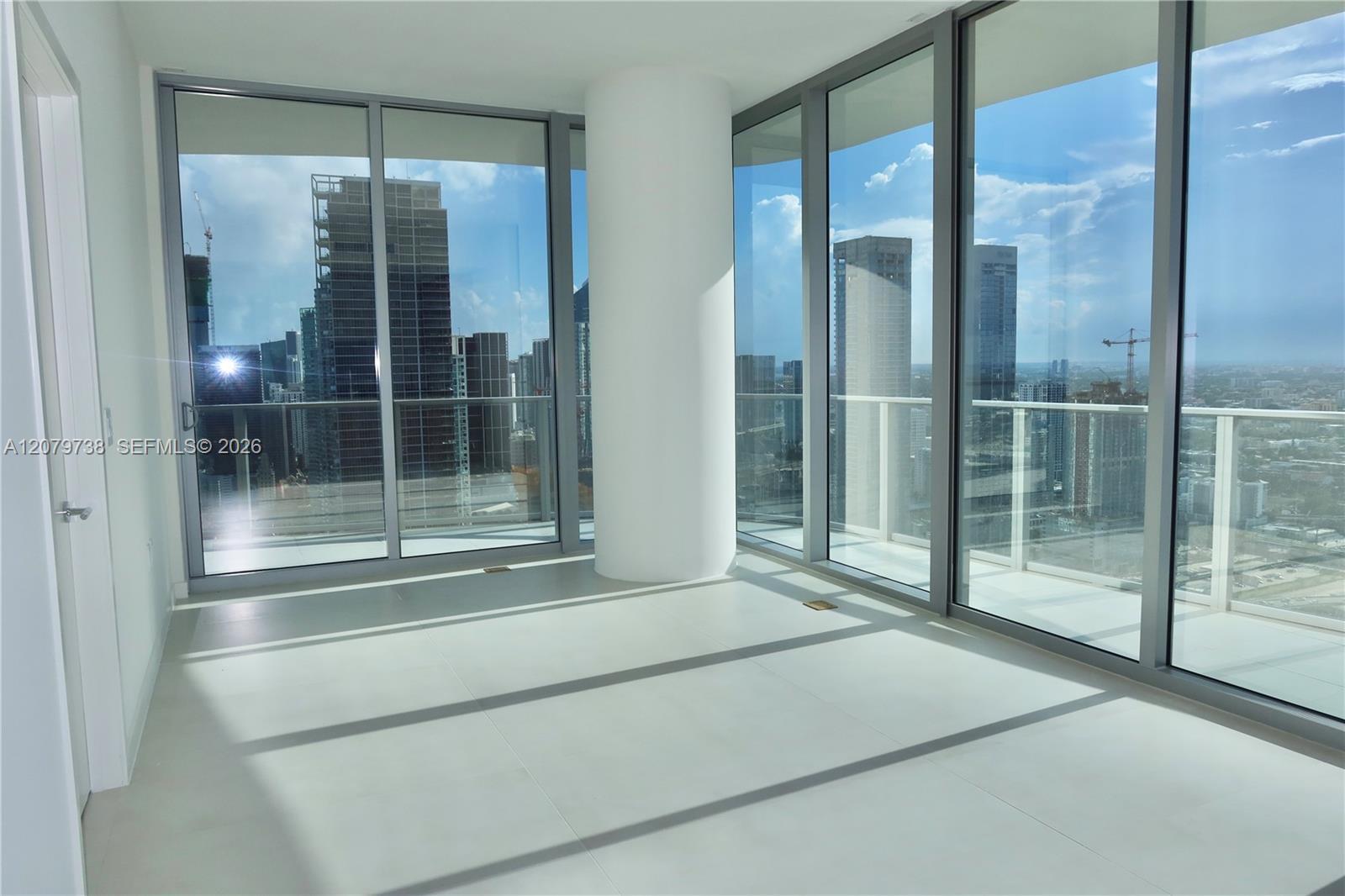 1400 biscayne blvd # 4502, Miami FL 33132 photo 2
