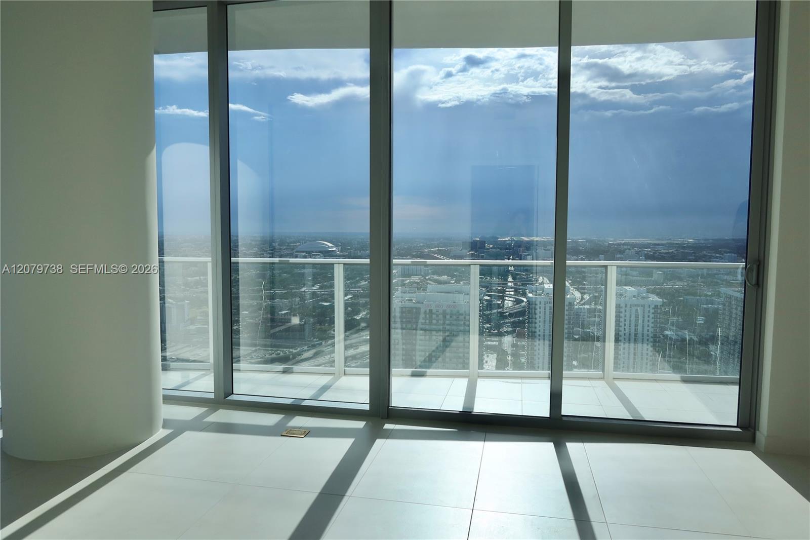 1400 biscayne blvd # 4502, Miami FL 33132 photo 3
