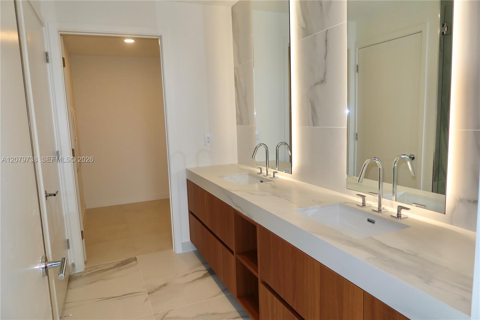1400 biscayne blvd # 4502, Miami FL 33132 photo 5