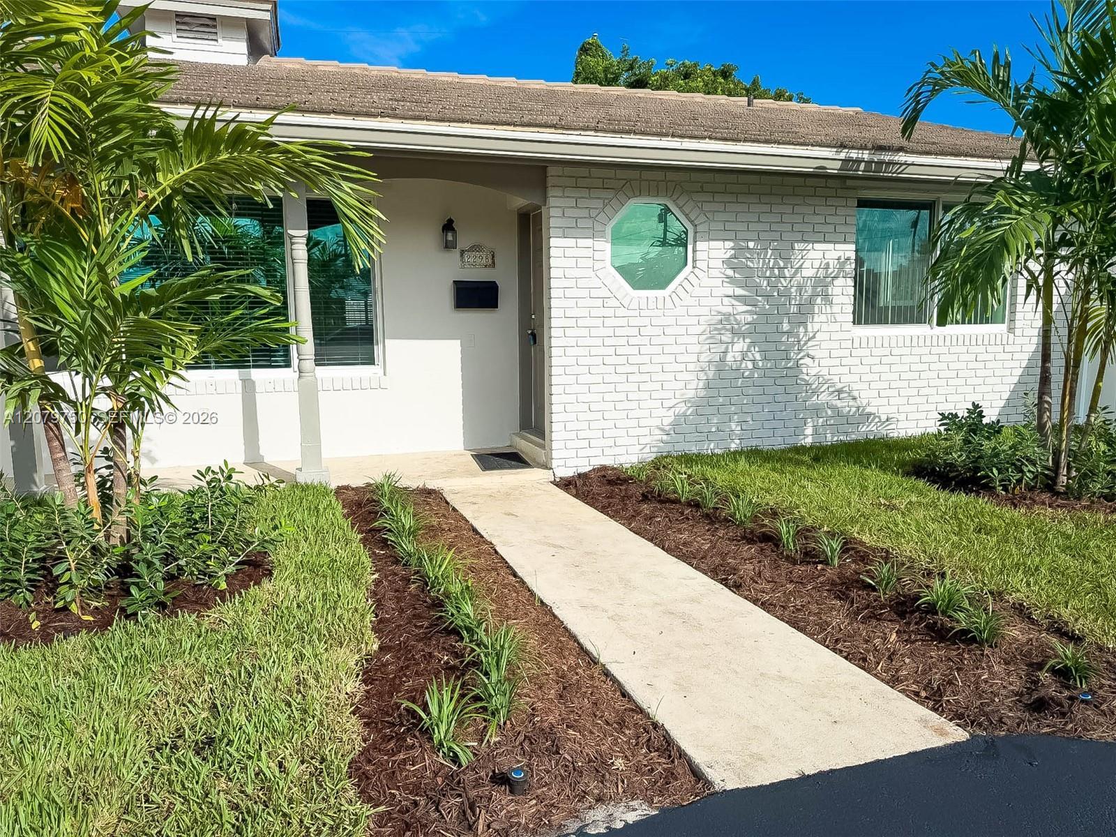 2298 NE 2nd Ave, Boca Raton FL 33431 photo 2