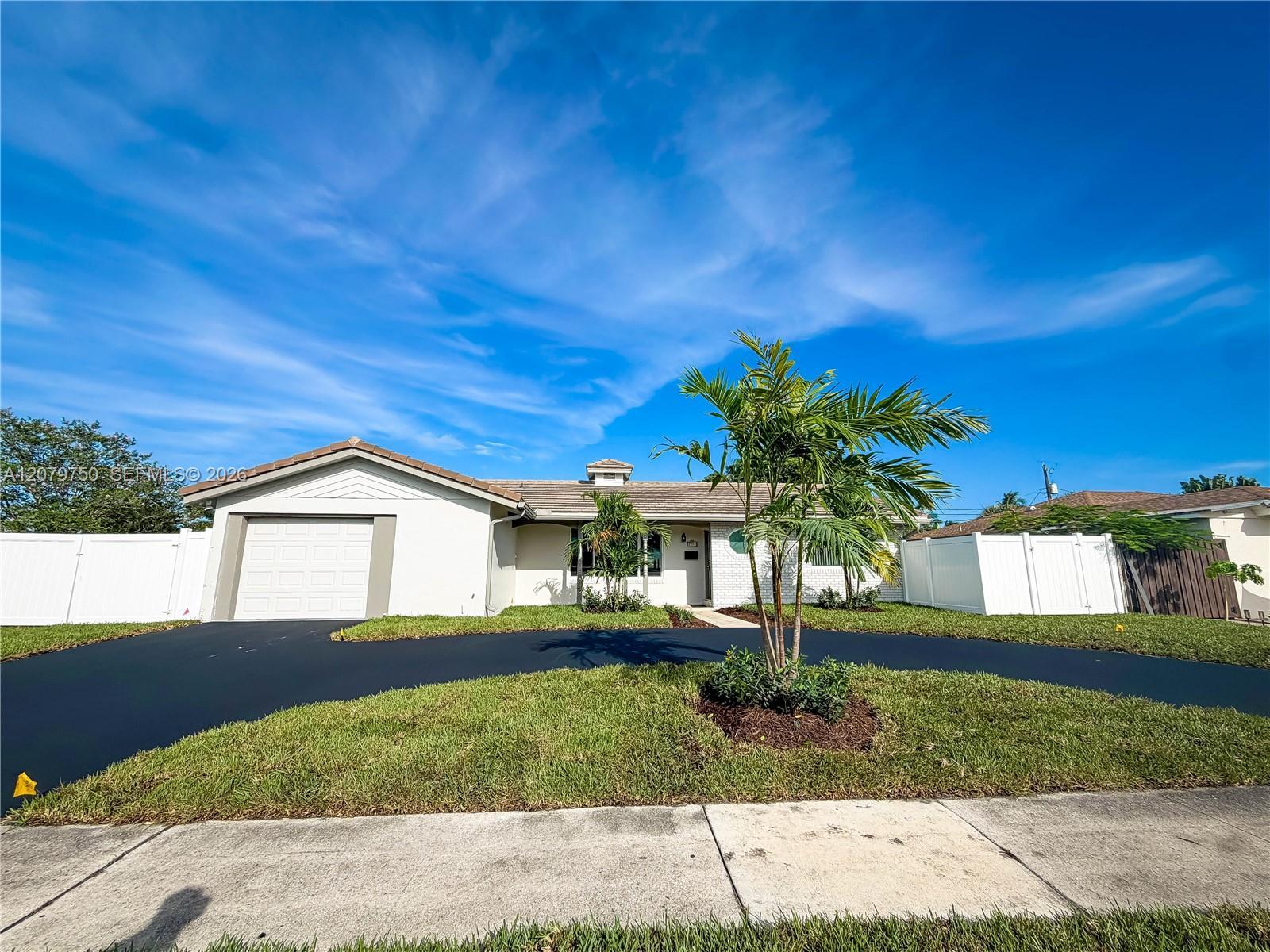 2298 NE 2nd Ave, Boca Raton FL 33431