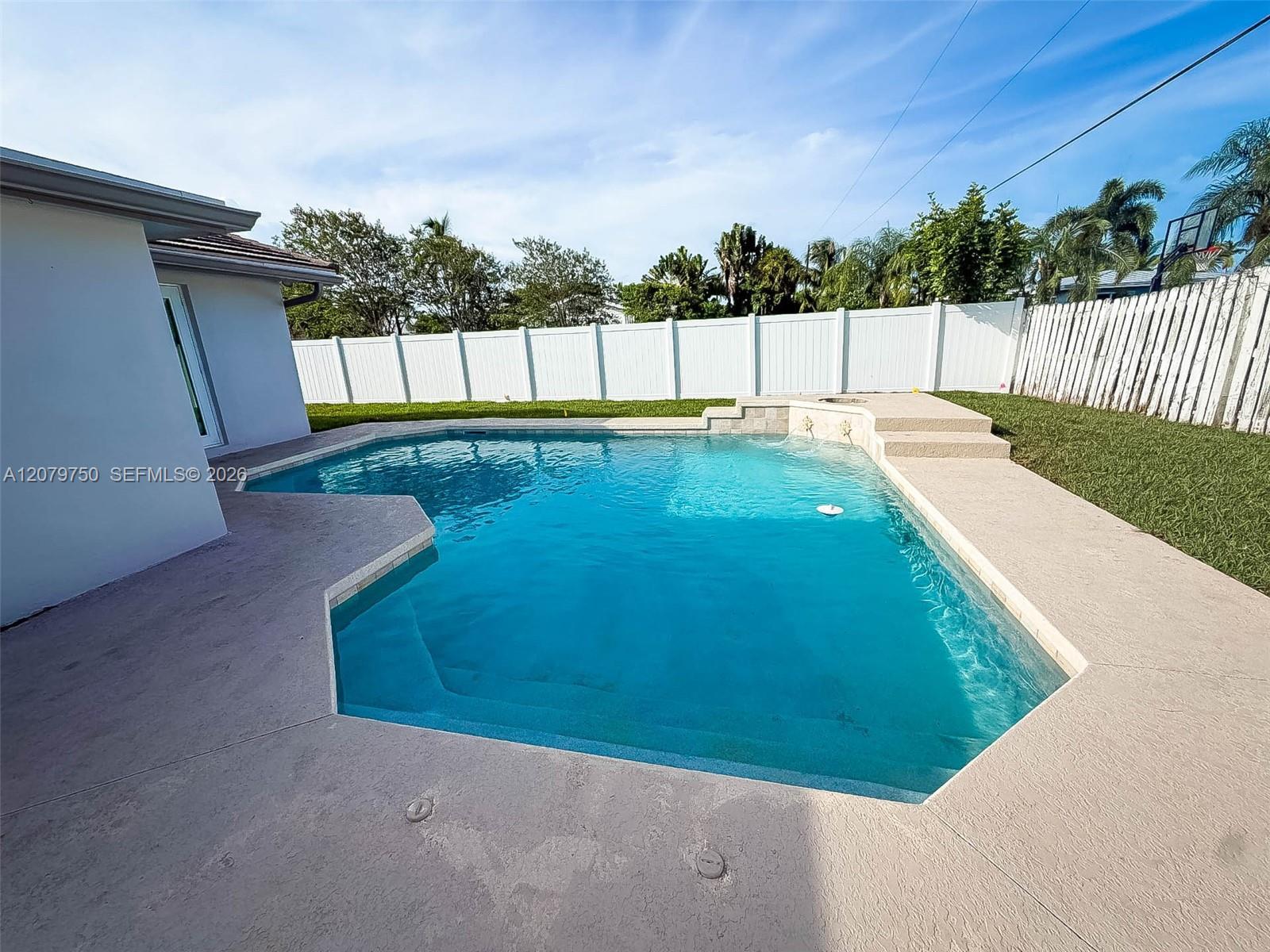 2298 NE 2nd Ave, Boca Raton FL 33431 photo 4