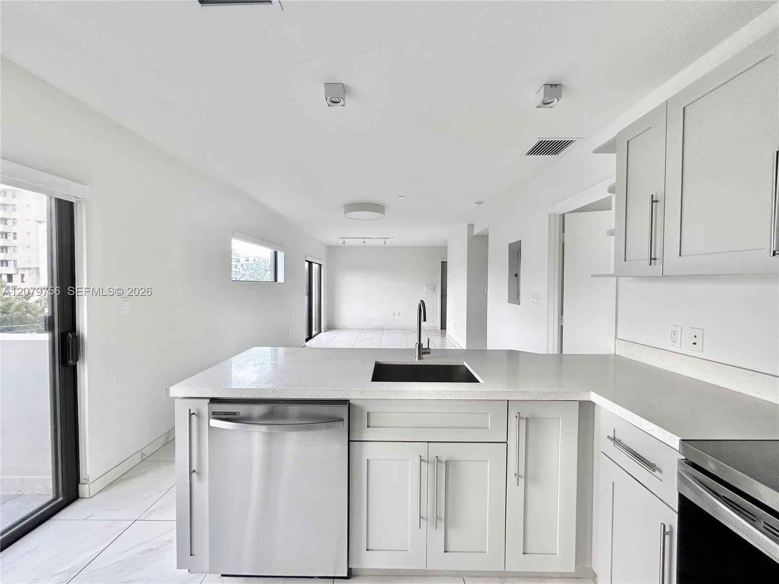 836 SW 2nd St # 401, Miami FL 33130 photo 5