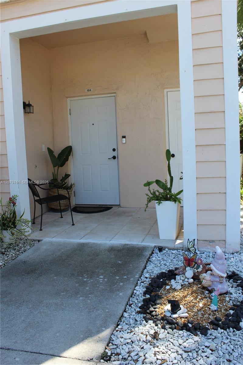 2650 NE 3rd Dr # 104, Homestead FL 33033 photo 2