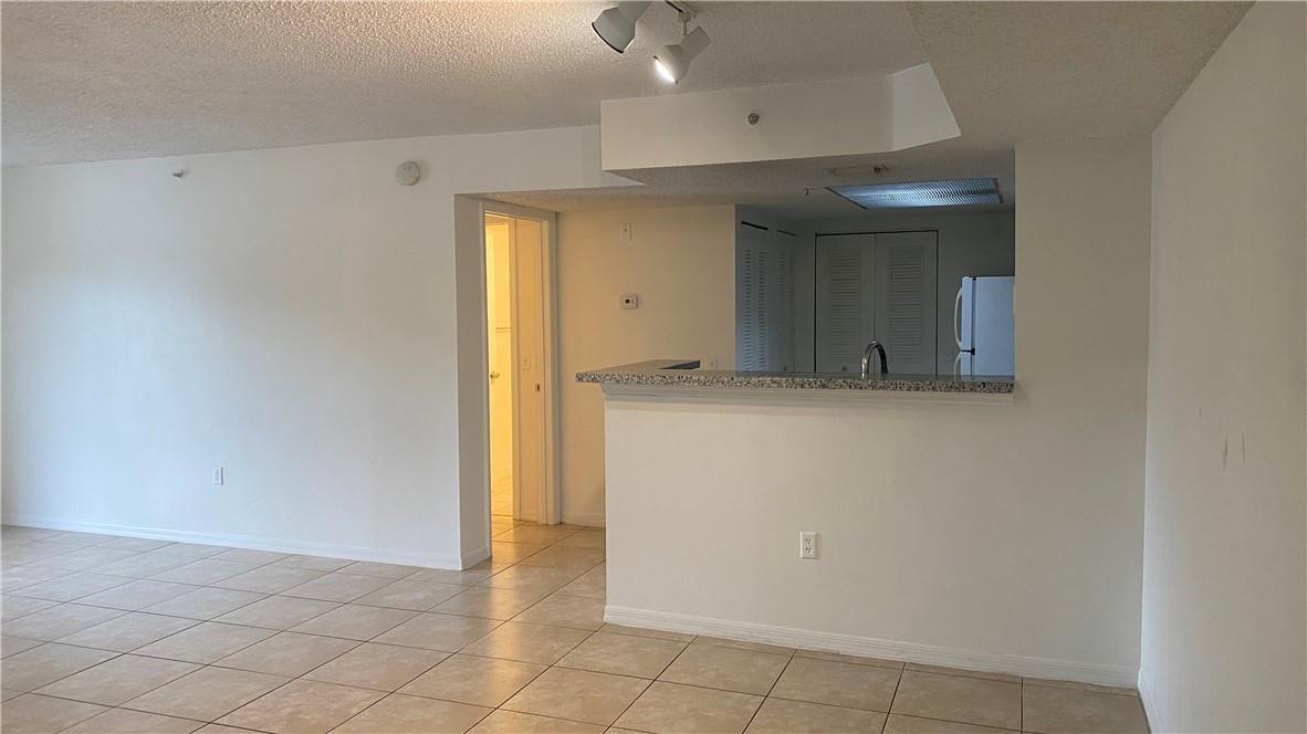 5045 WILES Road # 205, Coconut Creek FL 33073 photo 4