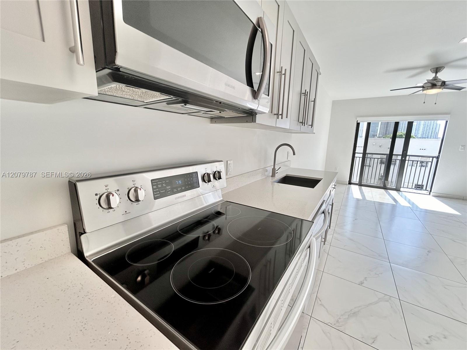 836 SW 2nd St # 404, Miami FL 33130 photo 3
